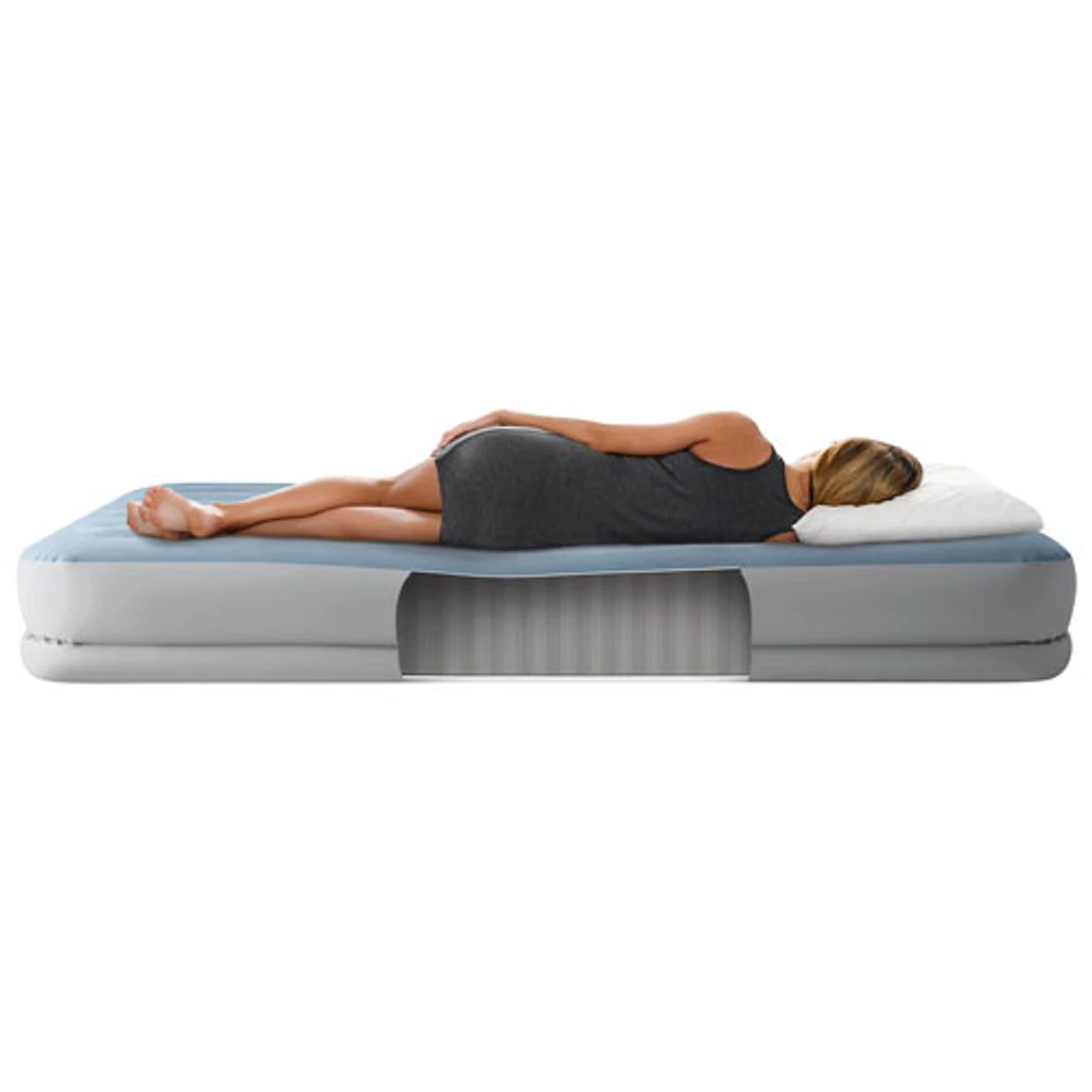 Lit pneumatique mi-hauteur de 14 avec pompe à air et oreillers gonflables USB intégrés Dura-Beam Plus d'Intex - Grand - Bleu