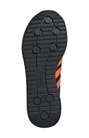 Run 72 Sneaker