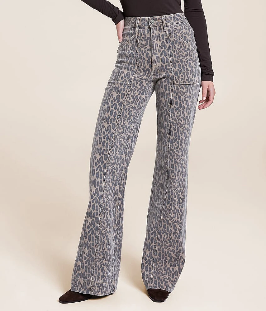 HIDDEN Happi Cheetah Flare Stretch Jean