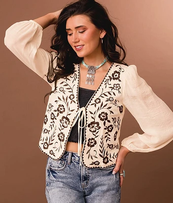 Sterling & Stitch Floral Embroidered Top