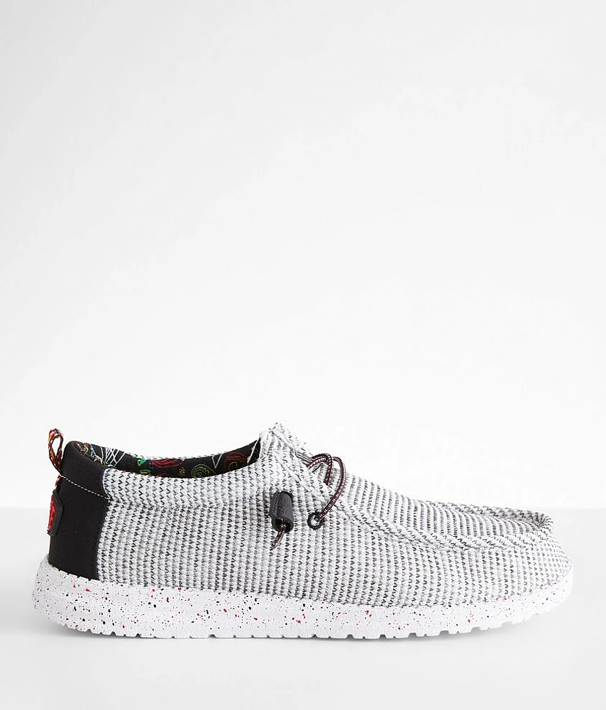 Wally Cinco Shoe