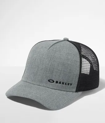Oakley Chalten Trucker Hat
