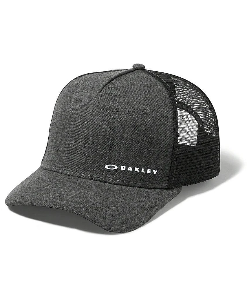 Oakley Chalten Trucker Hat