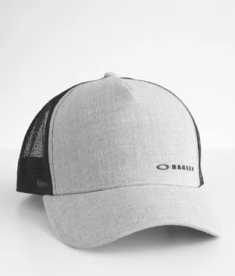 Oakley Chalten Trucker Hat