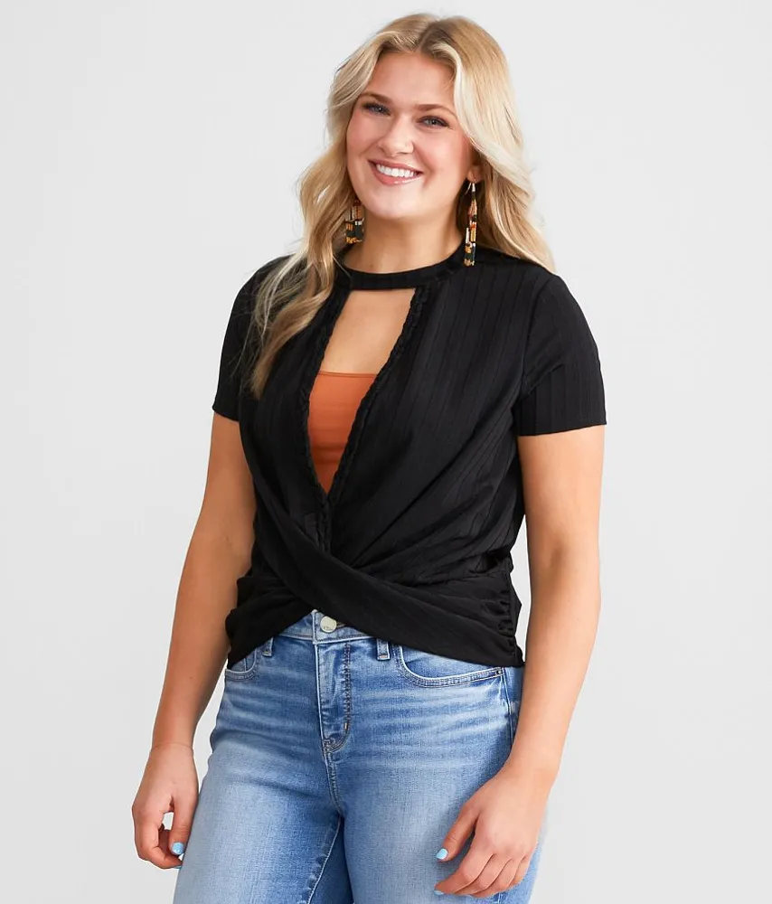Front Twisted Top