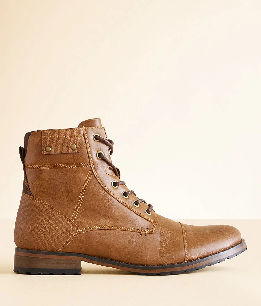 Dustin Boot