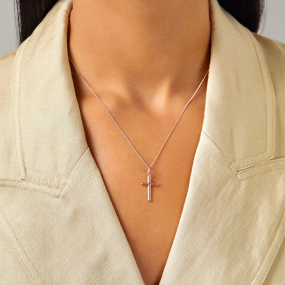 Cross Pendant in 10kt White Gold