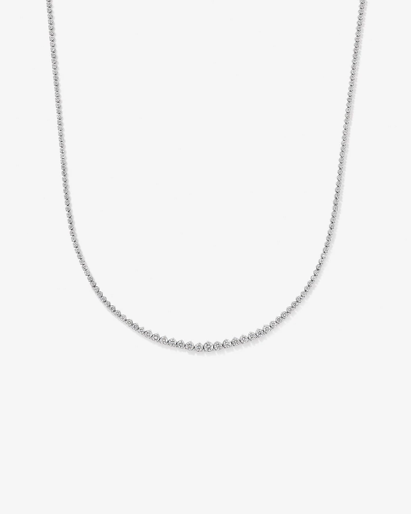 Collier de tennis de 6,00 carats au total, serti dans de l'or blanc 18 carats