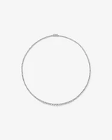 Collier de tennis de 6,00 carats au total, serti dans de l'or blanc 18 carats