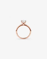 Bague De Fiançailles Solitaire En Diamant De Laboratoire Rond Brillant De 1,50 Carat Poids Total En Or Blanc 14 Carats