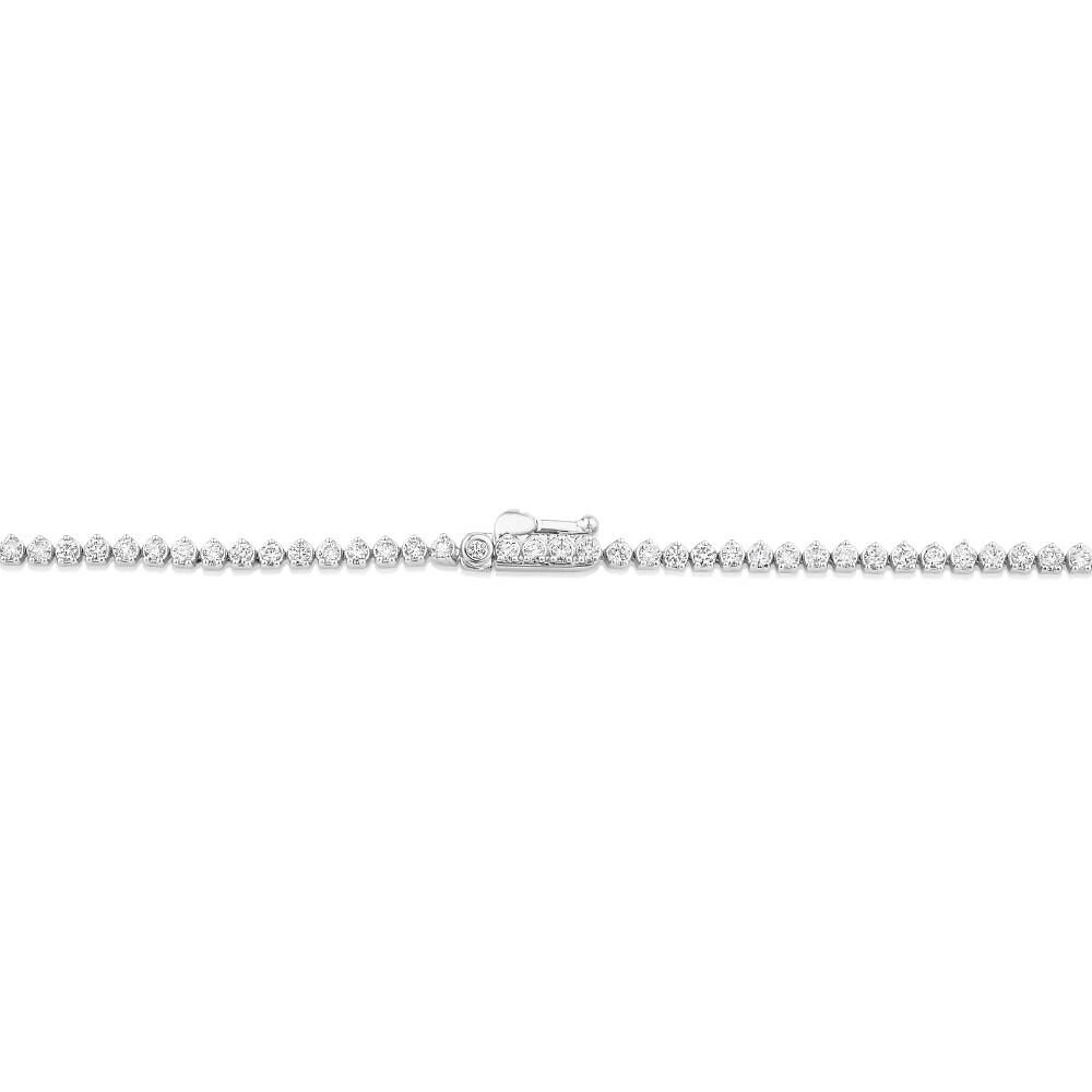 Collier de tennis de 6,00 carats au total, serti dans de l'or blanc 18 carats