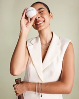 Collier de tennis de 6,00 carats au total, serti dans de l'or blanc 18 carats
