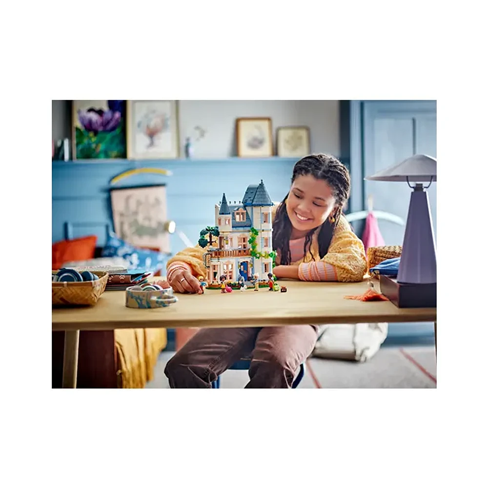 LEGO Friends Castle Bed and Breakfast – 1311 Pieces
