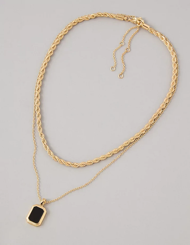 Lot de deux colliers pendentifs AEO