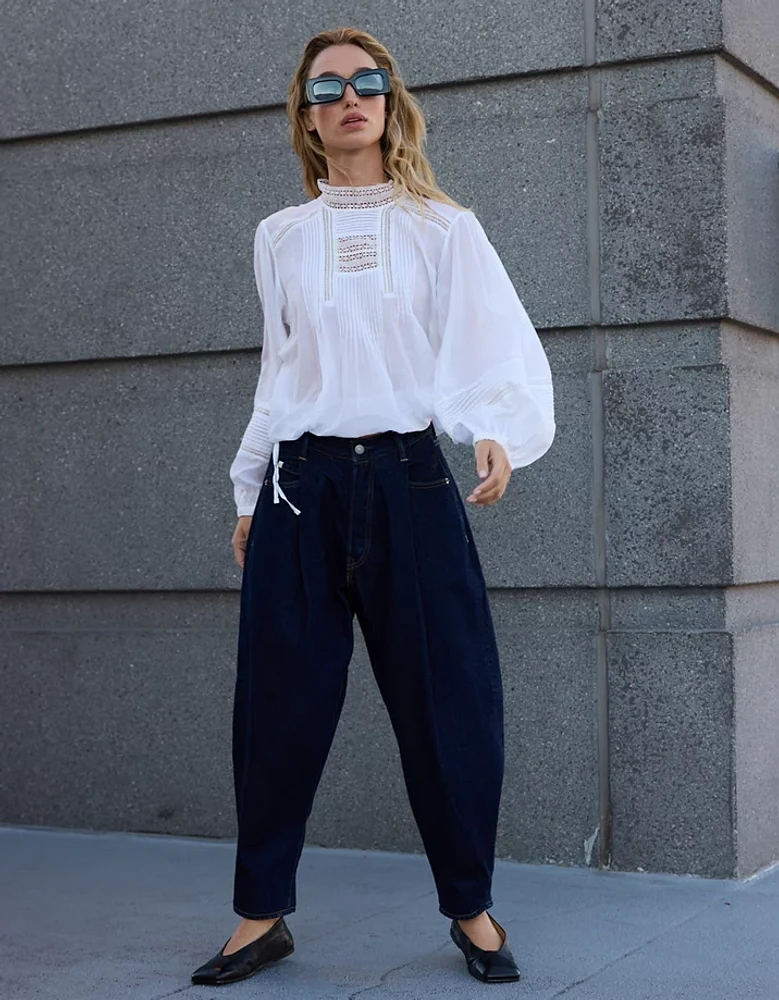 AE77 Premium Pleated Barrel Jean