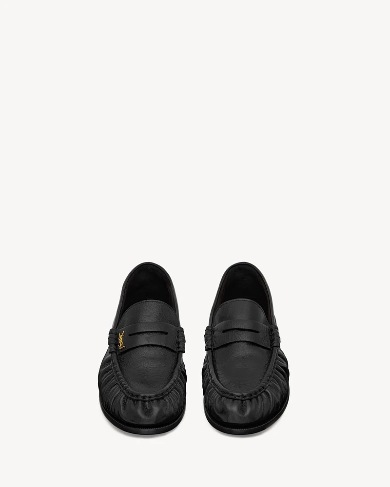 LE LOAFER supple shiny leather