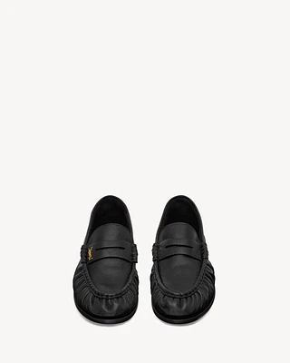 LE LOAFER supple shiny leather