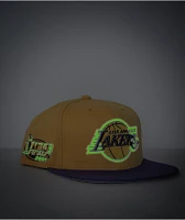 Mitchell & Ness x NBA Lakers Glow Gold Snapback Hat