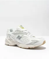 New Balance Lifestyle 725 Sea Salt, White & Gum Shoes