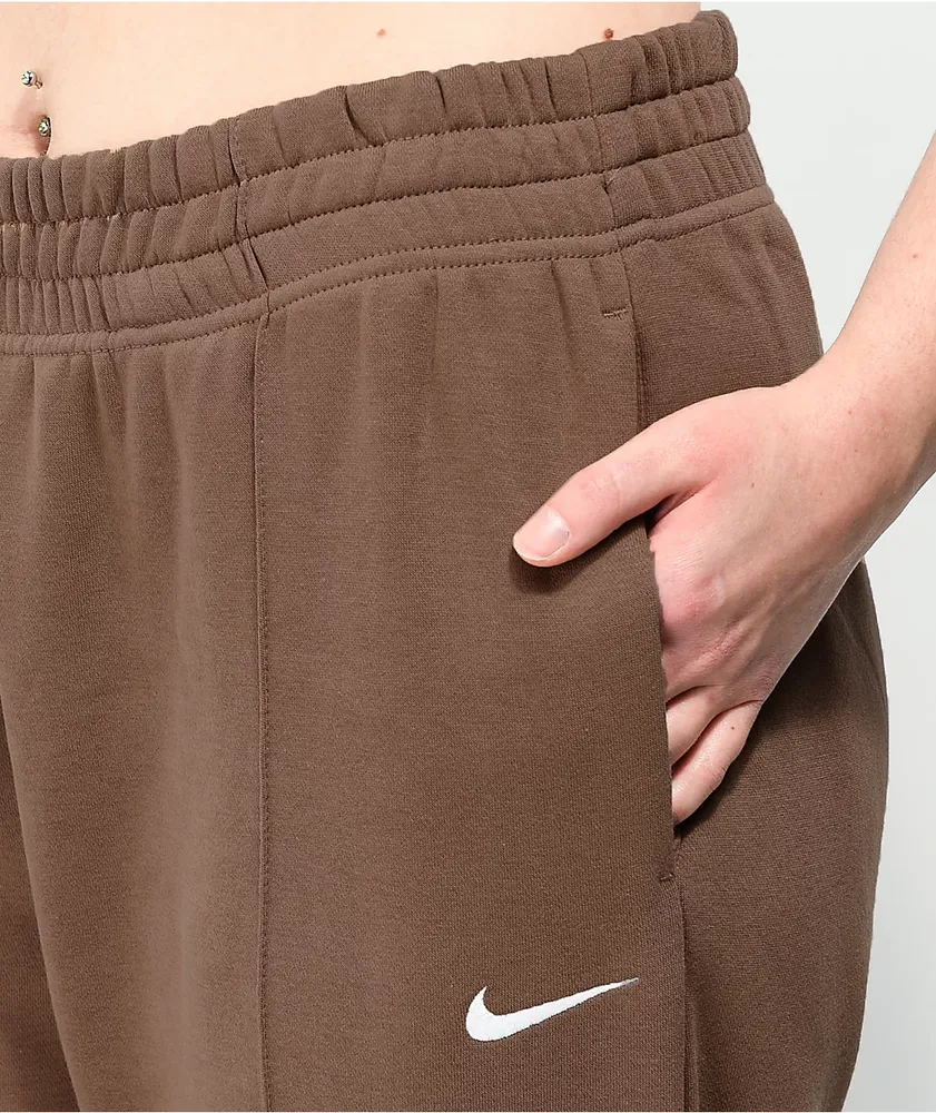 Nike Sports Wear Essential Fleece Brown Sweatpants