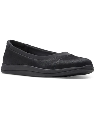 Clarks Women's Breeze Ayla Round-Toe Slip-On Flats