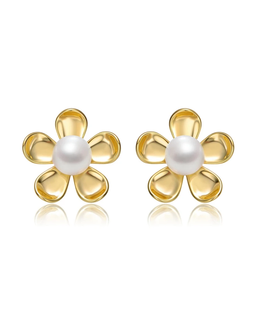 Genevive Sterling Silver 14k Yellow Gold Plated with White Freshwater Pearl Blooming Daisy Flower Stud Earrings