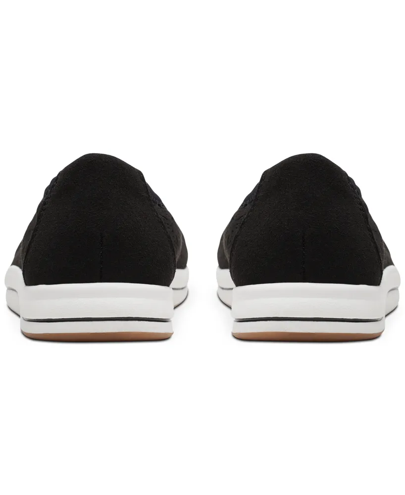 Clarks Women's Cloudsteppers Breeze Roam Perfed Flats