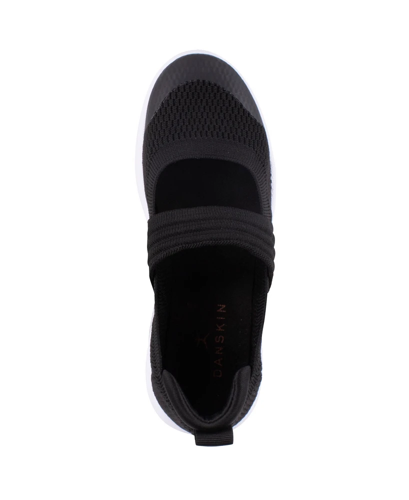 Danskin Women's Challenge Round Toe Sneakers