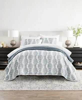 Ienjoy Home Distressed Damask Reversible Lightweight Quilt