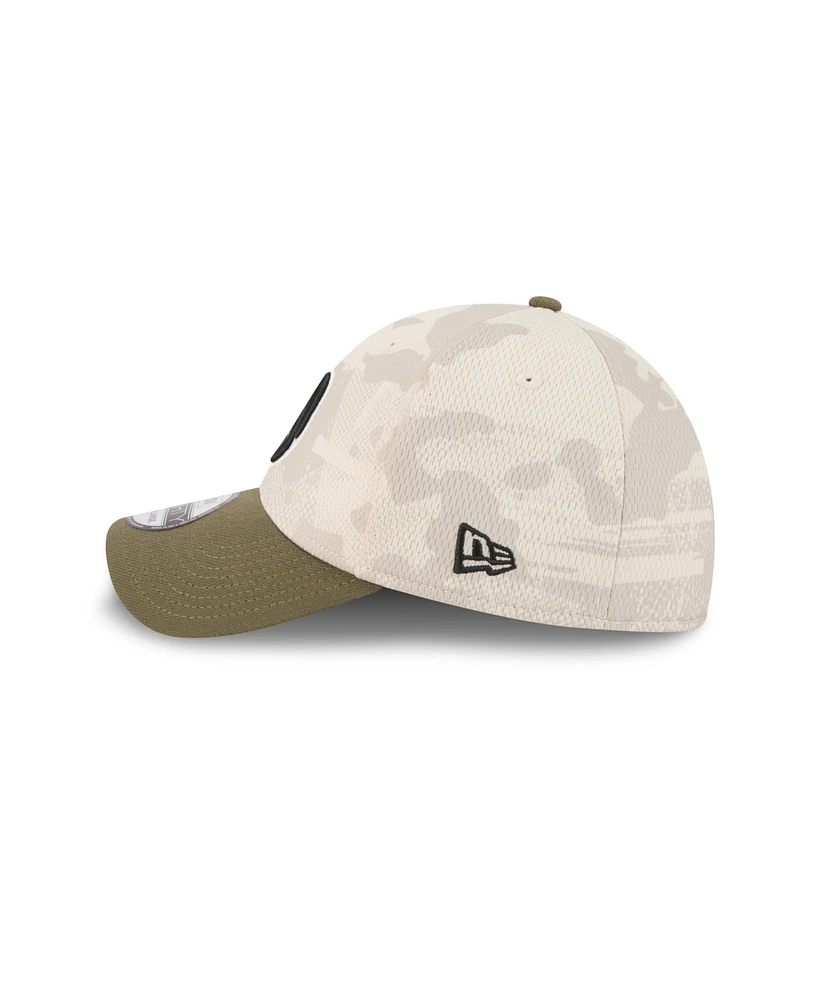 New Era Men's Light Beige/Olive Milwaukee Brewers 2025 Armed Forces Day 39THIRTY Flex Hat
