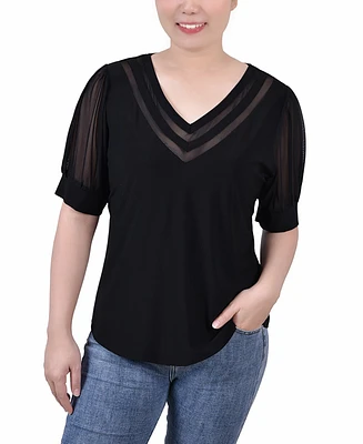 Petite Short Puff Sleeve V-neck Top