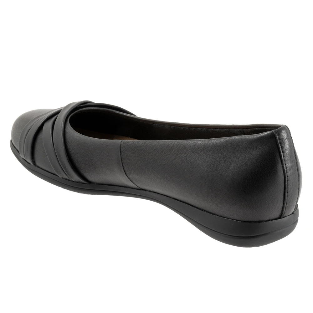 Trotters Daphne Flat
