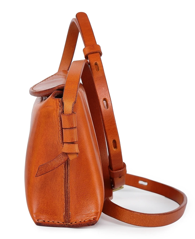 Old Trend Snapper Vintage Crossbody Bag