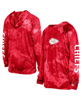 New Era Men's Red Kansas City Chiefs Realtree Xtreme Camo Raglan Long Sleeve Hooded Top