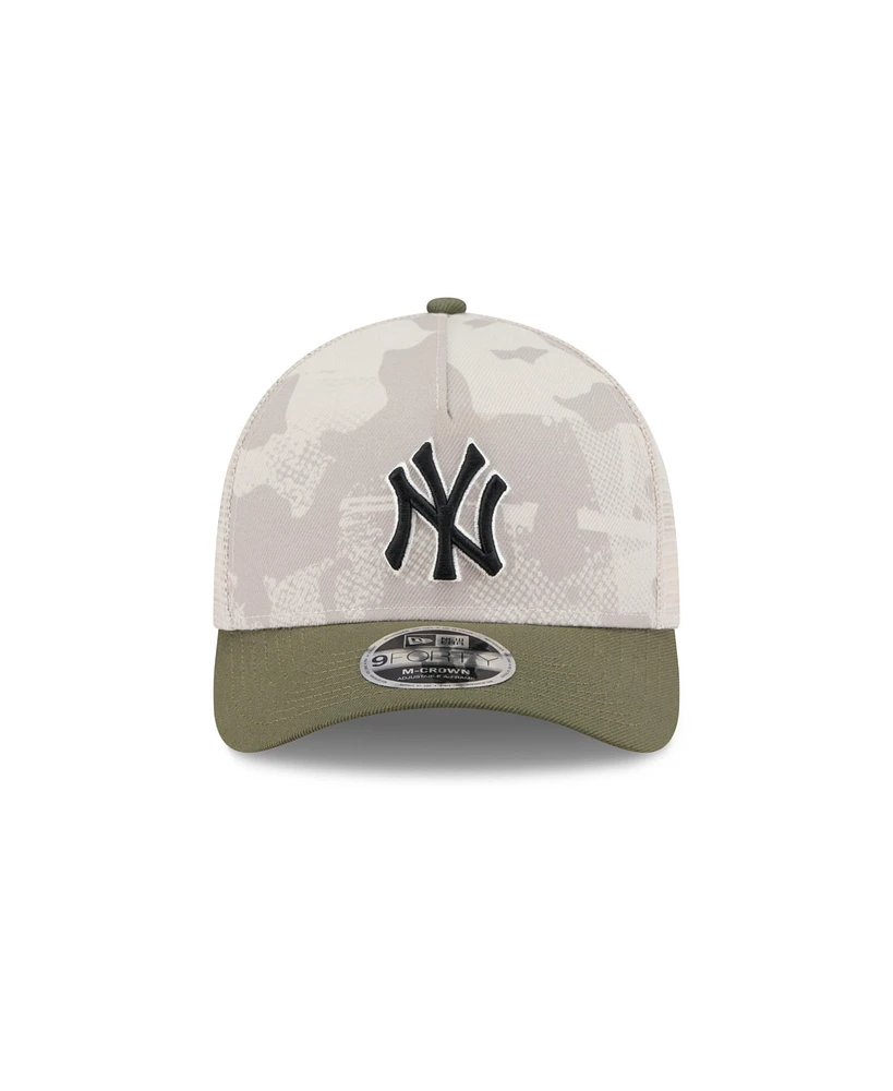 New Era Men's Light Beige/Olive New York Yankees 2025 Armed Forces Day 9FORTY M-Crown A-Frame Adjustable Hat