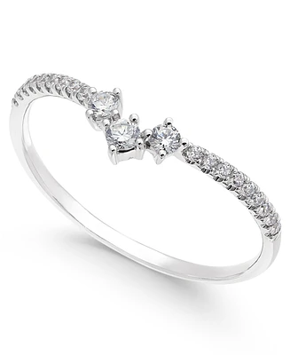 Diamond Curved Band (1/5 ct. t.w.) in 14k White Gold