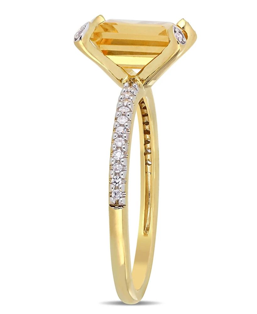Citrine (1-1/2 ct.t.w.) and Diamond (1/10 Ring 10k Yellow Gold