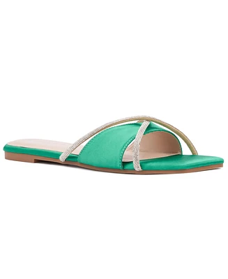 Fashion To Figure Women's Sylvie Flat Sandal - Wide Width