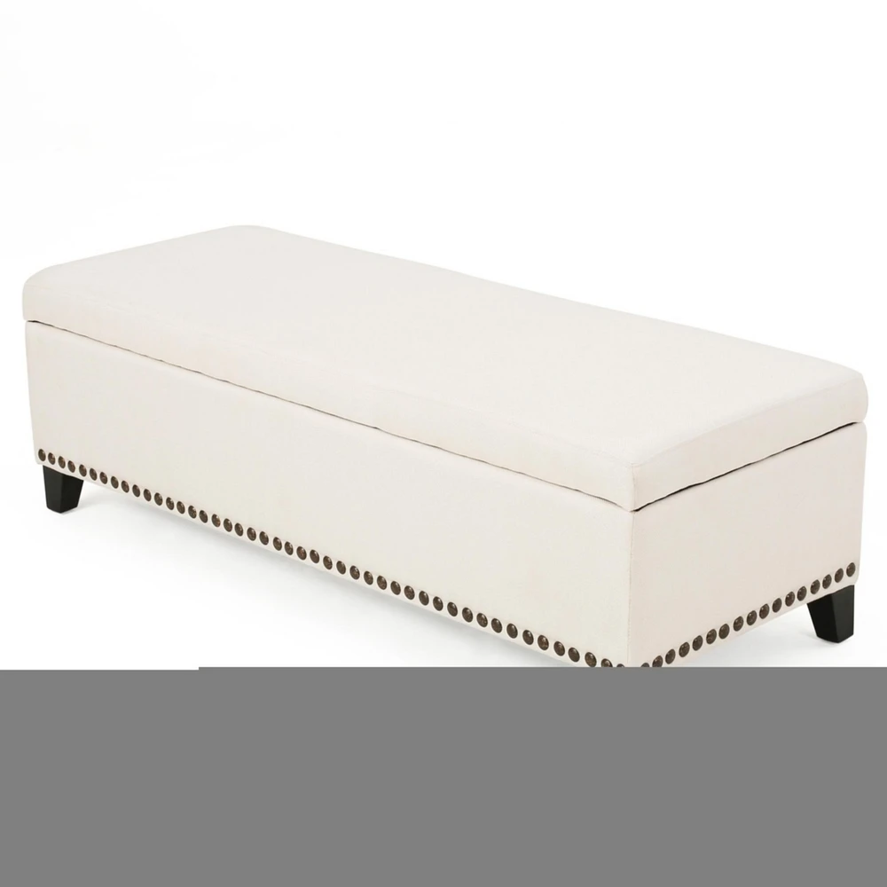 Studded Chain-Link Ottoman for Living Room Comfort and Style