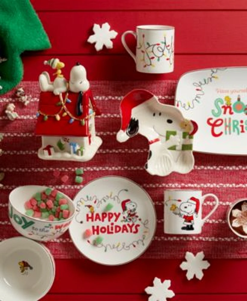 Lenox Snoopy Christmas Dining Entertaining Collection