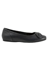 Softwalk Sofia Flat