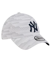 New Era Men's White New York Yankees Graded 39THIRTY Stretch Fit Hat