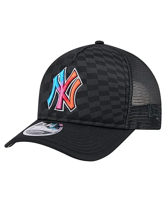 New Era Men's Black New York Yankees Gradient 9FORTY A-Frame M-Crown Trucker Adjustable Hat