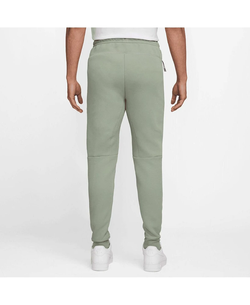 Nike Men's Green Chelsea Tech Fleece Joggers Pants