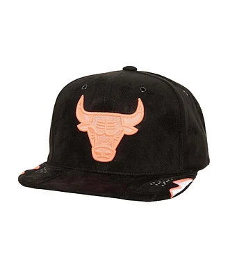 Mitchell & Ness Men's Black Chicago Bulls Day 6 Snapback Hat