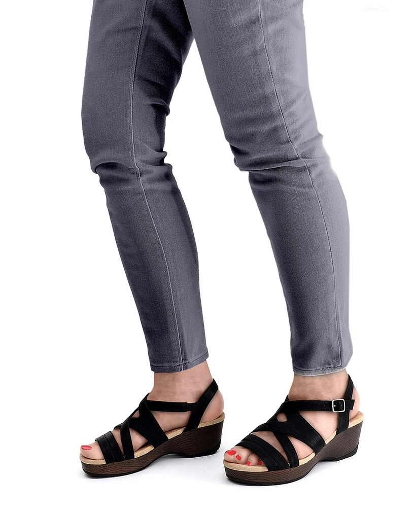 Easy Street Women's Rosella Slip-Resistant Sandals
