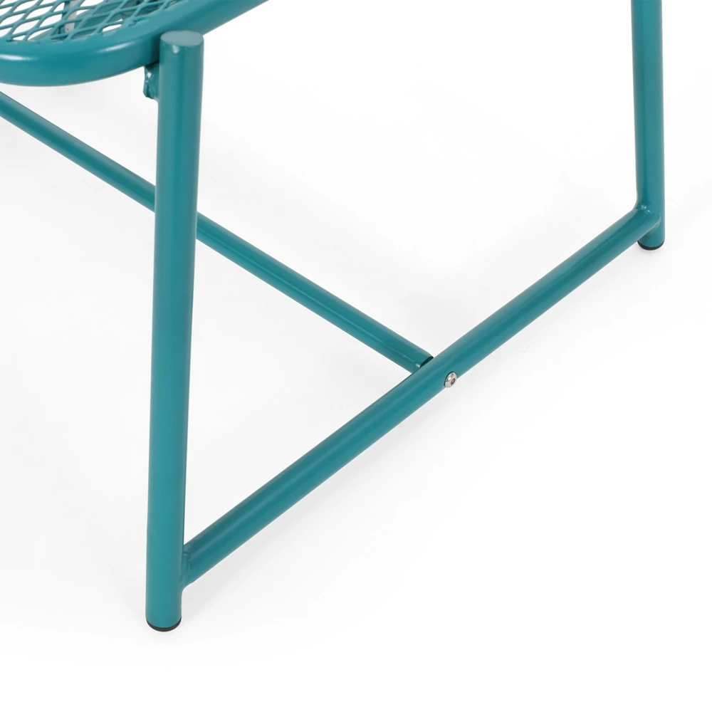 Modern Mesh Side Table: Add Color and Texture to Your Outdoor Space