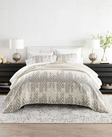 Ienjoy Home Distressed Aztec Reversible Lightweight Quilt Sets