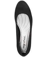 Easy Street Proper Pumps