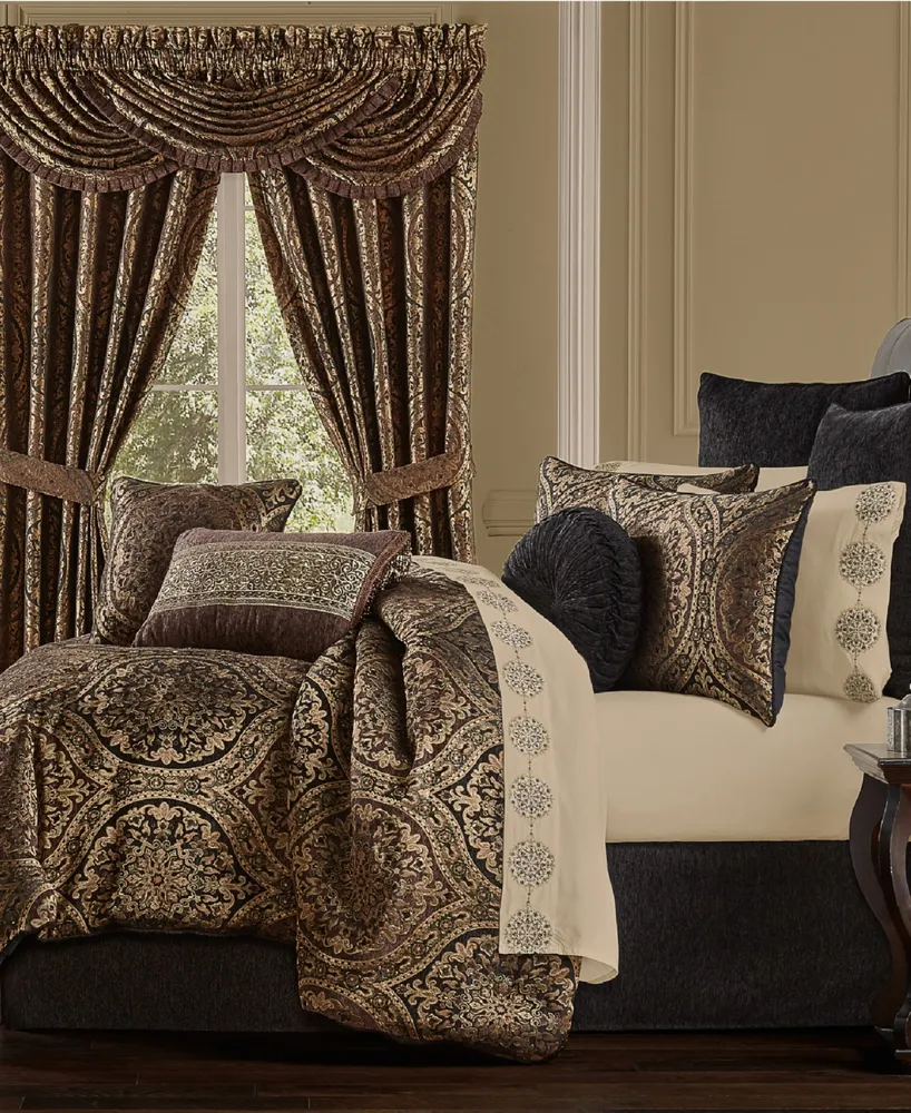 J Queen New York Jordan 4-Pc. Comforter Set, King